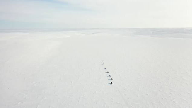Une Ford F-150 coule sous la glace lors d’une expédition dans l’Arctique