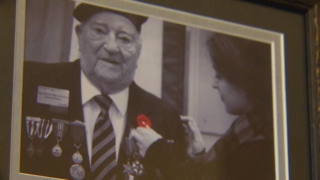 Paul-Émile Maisonneuve reçoit la Légion d'honneur Paul-Émile Maisonneuve reçoit la Légion d'honneur