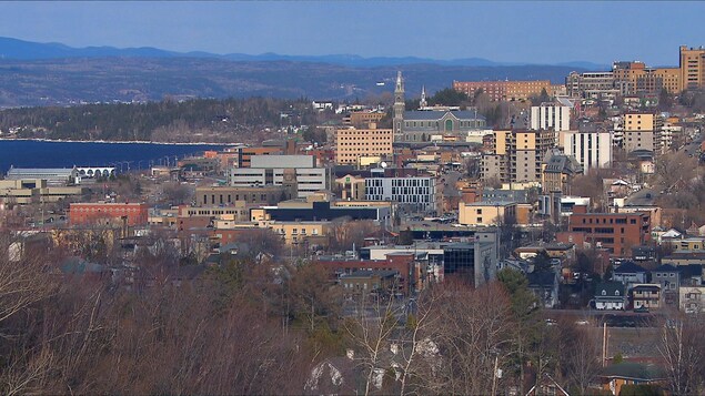 Vue aérienne du centre-ville de Chicoutimi