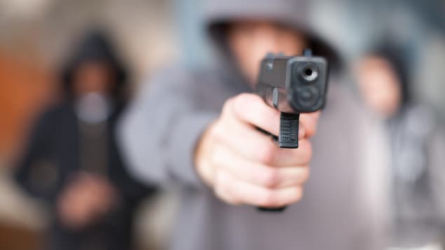 Quand les réseaux criminels recrutent leur tireur (mineur) en ligne