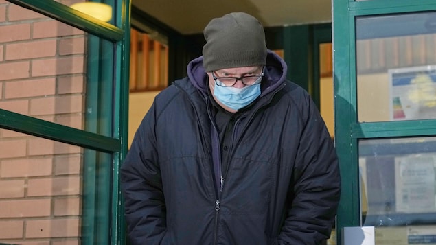 Angleterre : 4 hommes jugés pour le viol répété d’une femme droguée par son ex-mari