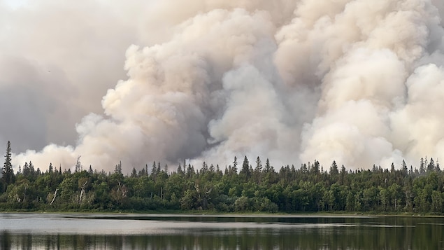 Five large uncontrolled fires in northwestern Quebec