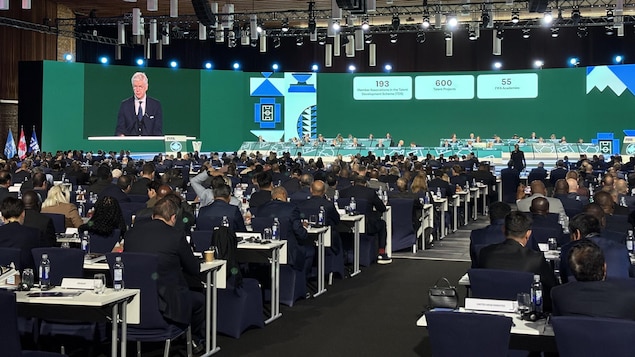 Des délégués rassemblés au Congrès de la FIFA à Vancouver, le 30 avril 2026.