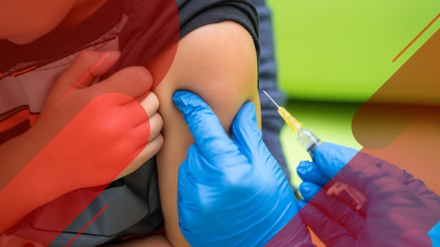 Un enfant se fait vacciner.