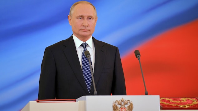 Vladimir Poutine prête serment.