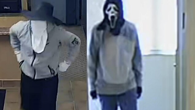 Un suspect a un drap blanc sur le visage et un chapeau sur la tête. L'autre porte un masque d'un personnage de film.