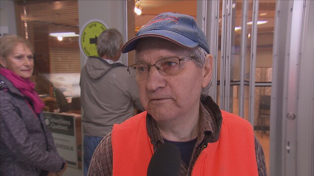Jacques Asselin accorde une entrevue à Radio-Canada. Jacques Asselin accorde une entrevue à Radio-Canada.