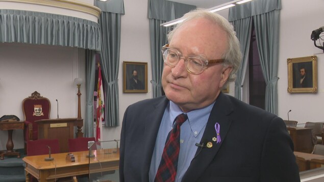 Le premier ministre de l'Île-du-Prince-Édouard, Wade MacLauchlan, assure que les relations entre le gouvernement et les francophones sont bonnes... sauf avec la Commission scolaire de langue française.