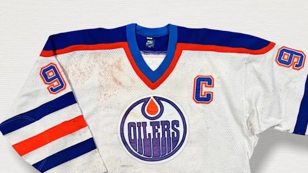 Un maillot des Oilers de Wayne Gretzky vendu pour 1,4 million $US : un record