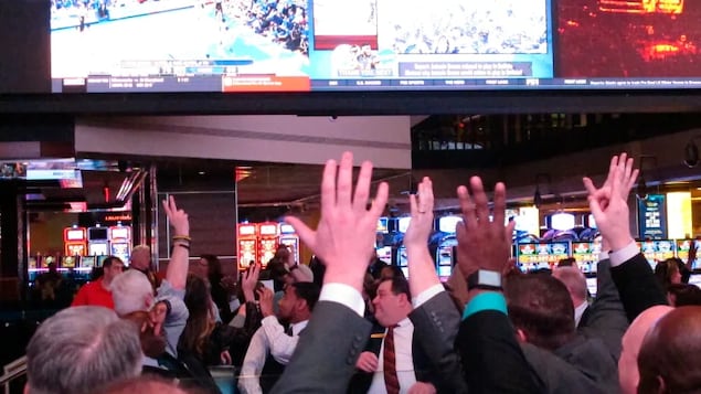 The passing of Bill C-218 on its final and third reading Tuesday could attract Las Vegas-style sports betting to Canada.