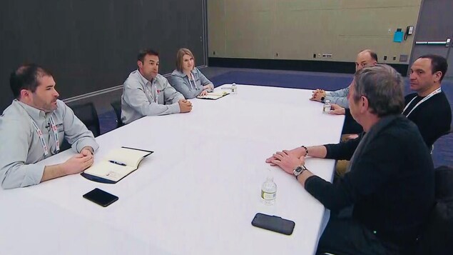 L'équipe de Pêcheries Westmorland, de Cap-Pelé, spécialisée dans la transformation de homard, rencontre des acheteurs français. L'équipe de Pêcheries Westmorland, de Cap-Pelé, spécialisée dans la transformation de homard, rencontre des acheteurs français.