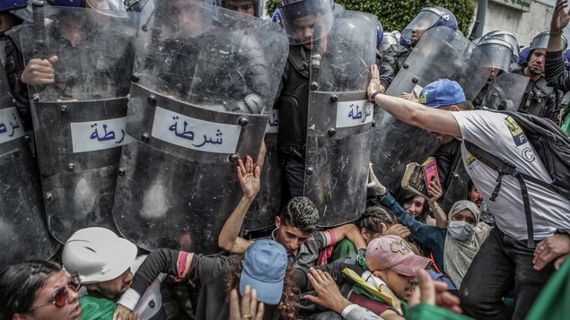 Algérie : libération d'un tiers des détenus du mouvement de protestation - Vimarsana News
