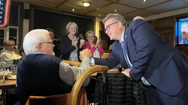 Le maire de Baie-Comeau, Yves Montigny, élu député de René-Lévesque