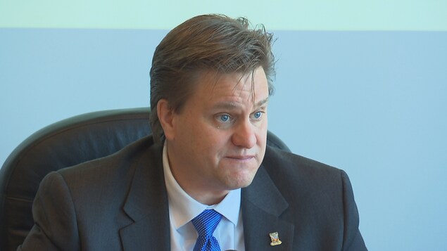 Yves Montigny veut attirer de nouvelles entreprises à Baie-Comeau pour faire augmenter les revenus de la Ville. Yves Montigny veut attirer de nouvelles entreprises à Baie-Comeau pour faire augmenter les revenus de la Ville.