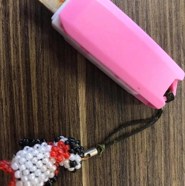 La petite décoration accrochée à la clé USB La petite décoration accrochée à la clé USB