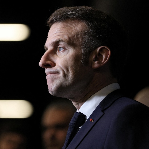 Le président français, Emmanuel Macron, s'adresse aux médias.