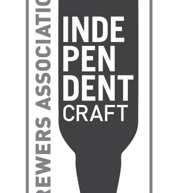 Les microbrasseurs américains ont un logo pour identifier les produits indépendants. Les microbrasseurs américains ont un logo pour identifier les produits indépendants.