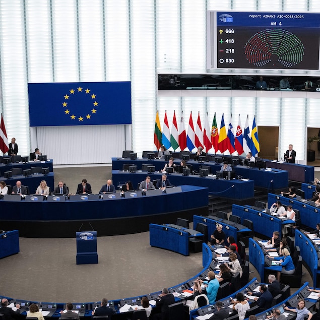Les membres du Parlement européen votent à Strasbourg, dans l’est de la France, le 17 juin 2026.