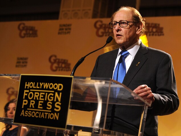 Président de l'Association de la presse étrangère d'Hollywood, Philip Berk donne une conférence de presse en 2010. Président de l'Association de la presse étrangère d'Hollywood, Philip Berk donne une conférence de presse en 2010.