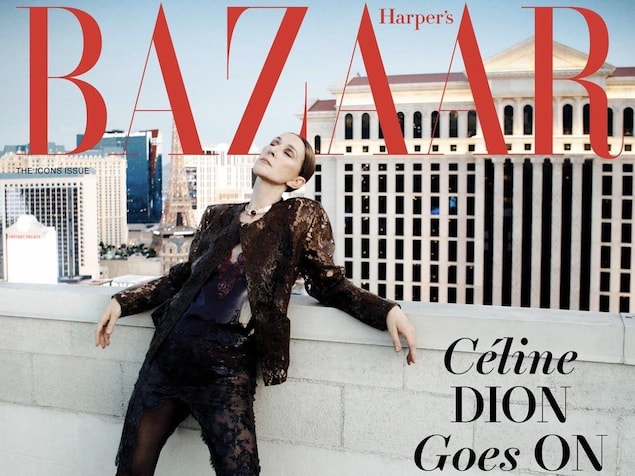 Céline Dion pose sur la couverture d'un magazine.
