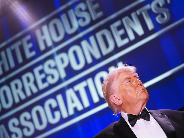 Donald Trump devant un écran.