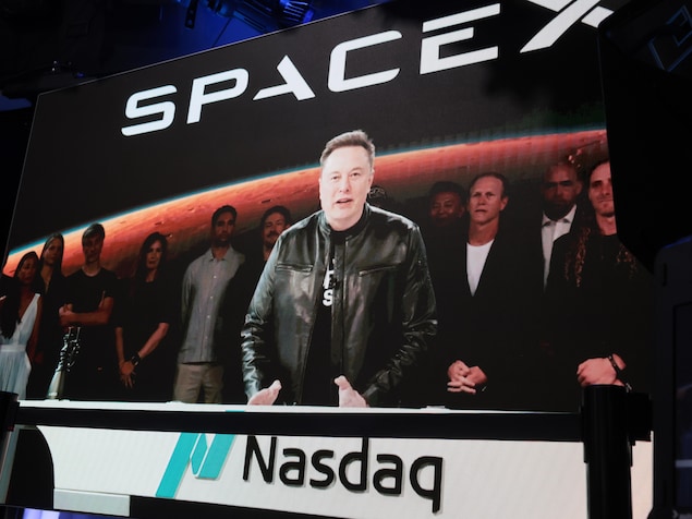 Elon Musk apparaît sur une vidéo.