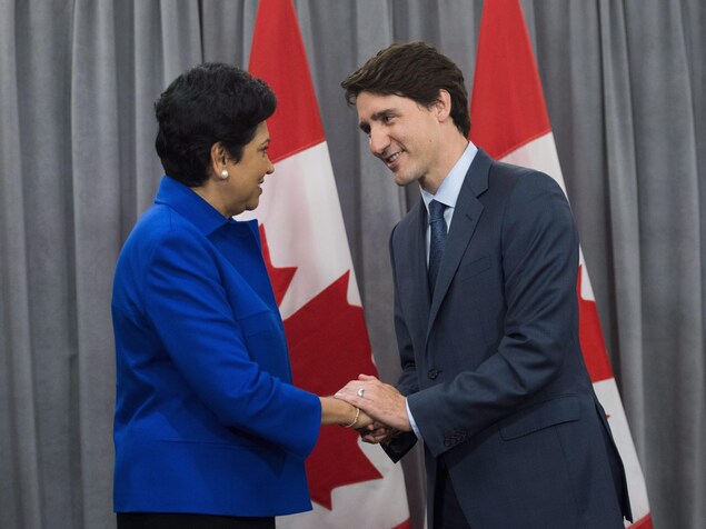 Le premier ministre Justin Trudeau a rencontré la PDG de la multinationale américaine PepsiCo, Indra Nooy, à New York le 16 mai 2018. Le premier ministre Justin Trudeau a rencontré la PDG de la multinationale américaine PepsiCo, Indra Nooy, à New York le 16 mai 2018.