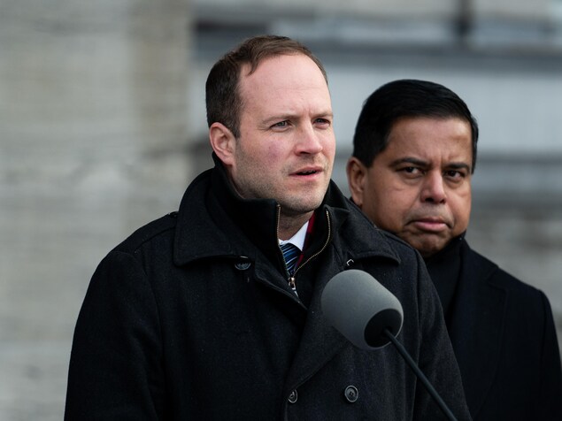 Nate Erskine-Smith en point de presse à Ottawa le 20 décembre 2024.