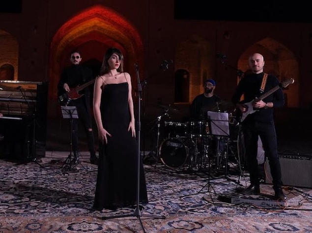 Iran : une chanteuse condamnée à 74 coups de fouet