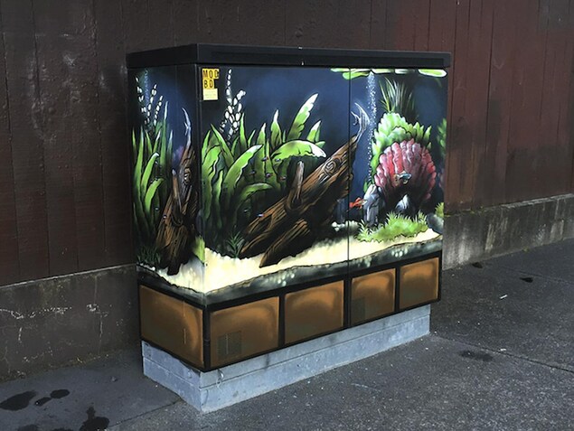Une oeuvre de l'artiste néo-zélandais Paul Walsh, originaire de la ville de Rotorua. Une oeuvre de l'artiste néo-zélandais Paul Walsh, originaire de la ville de Rotorua.