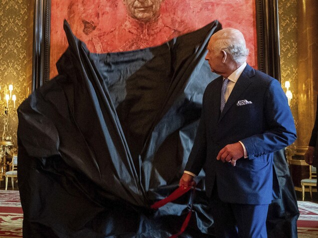 Le roi Charles III dévoile son portrait. 14 mai 2024. 