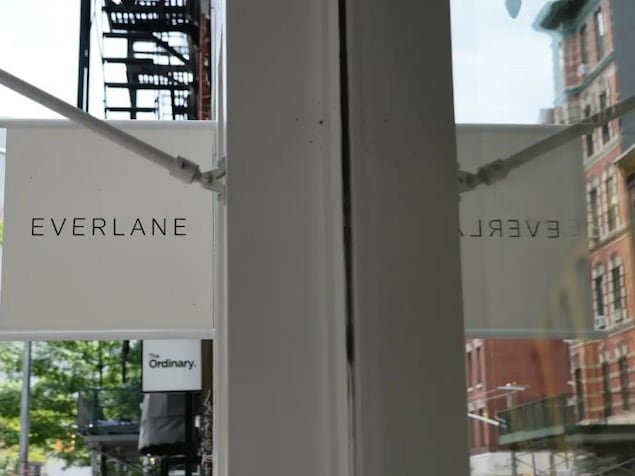 L'enseigne de la marque américaine écoresponsable Everlane