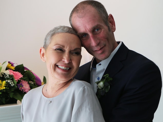 Terri et son mari ont beaucoup pleuré le jour de leur mariage Terri et son mari ont beaucoup pleuré le jour de leur mariage