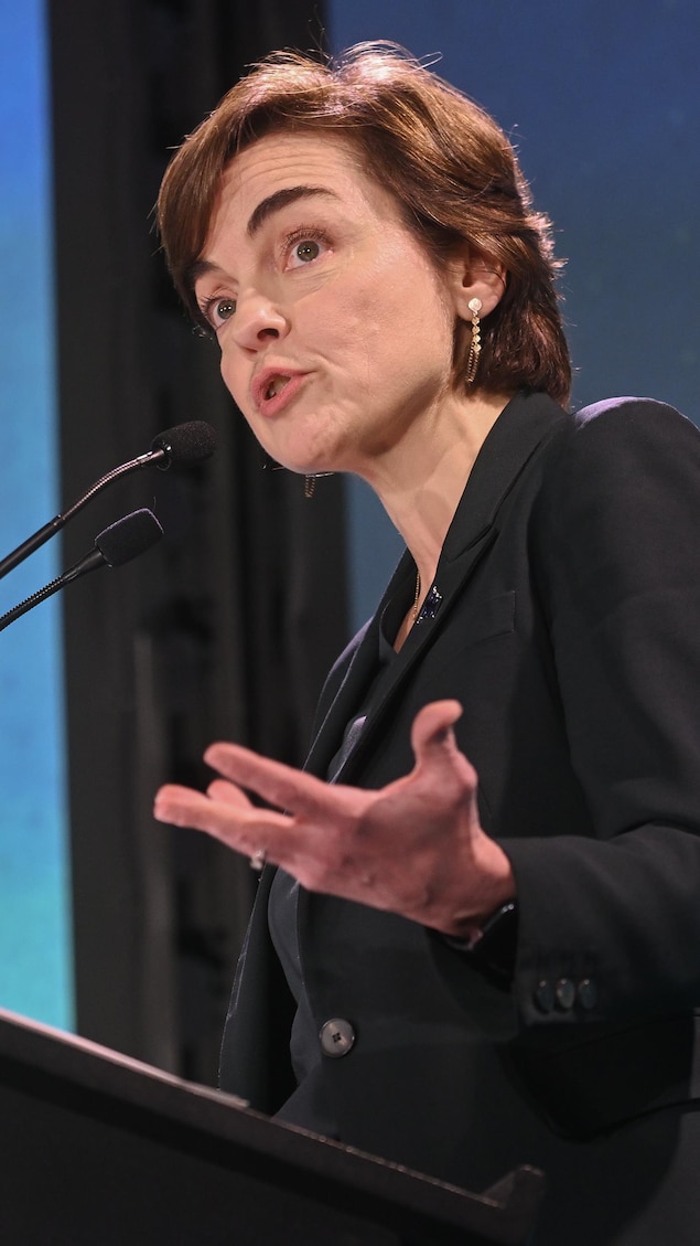 Christine Fréchette sur scène.