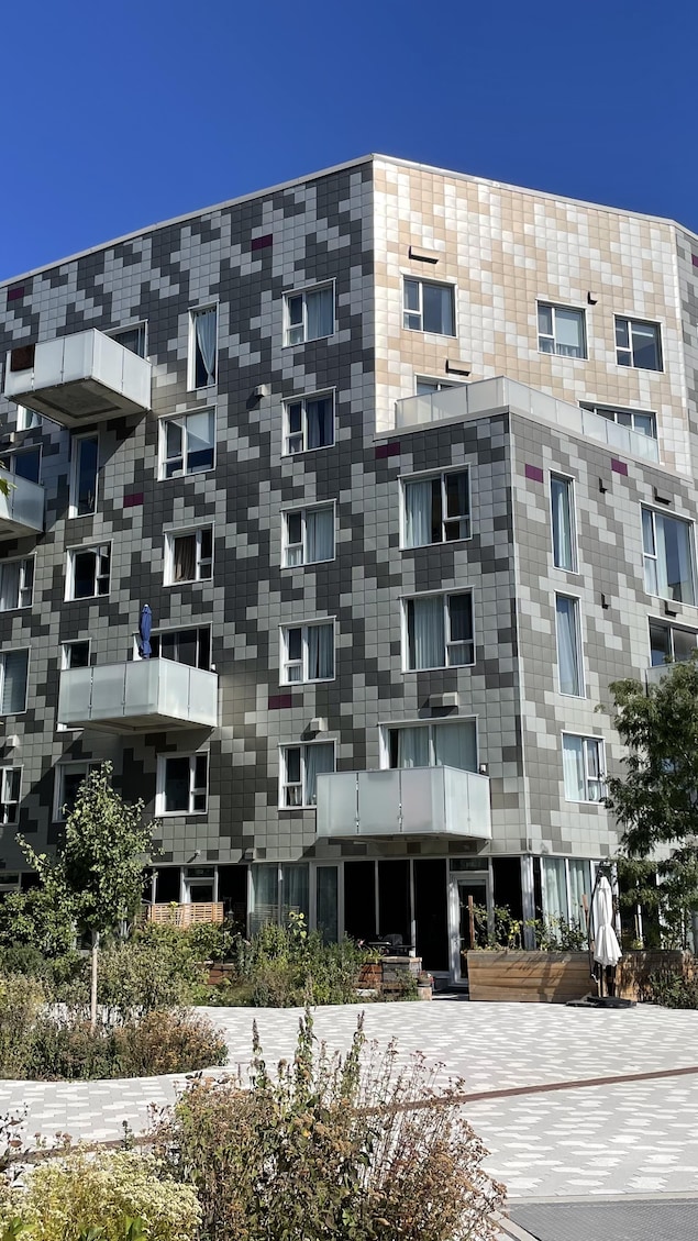 Condos abordables pour les familles de la Société de développement Angus situé dans le quartier Rosemont à Montréal (inaugurés en 2020).