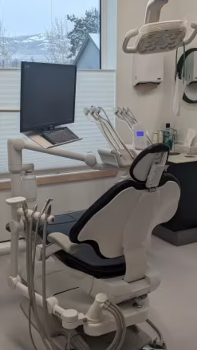 Un cabinet de dentiste vide à Whitehorse.