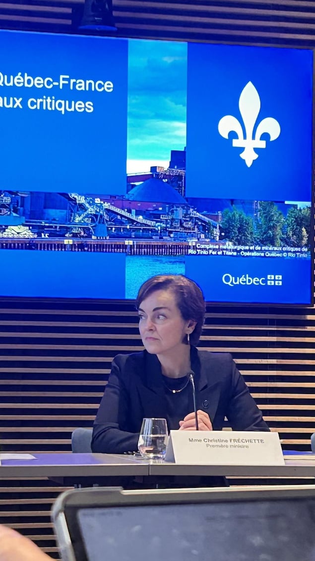 Une table ronde à laquelle participe la première ministre.