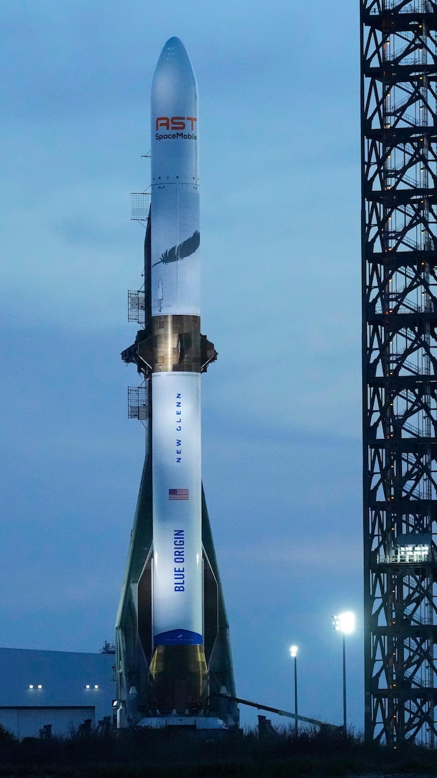 Une fusée Blue Origin avant un décollage.