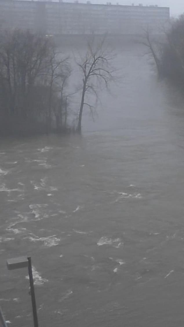 La rivière des Milles-Îles à Laval.