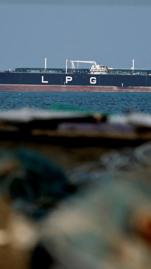 Photo d'un navire marchand sur lequel on peut lire LPG. 
