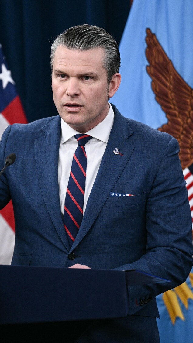 Le secrétaire américain à la Défense, Pete Hegseth, s'exprime lors d'une conférence de presse sur l'action militaire américaine en Iran, au Pentagone à Washington, DC.