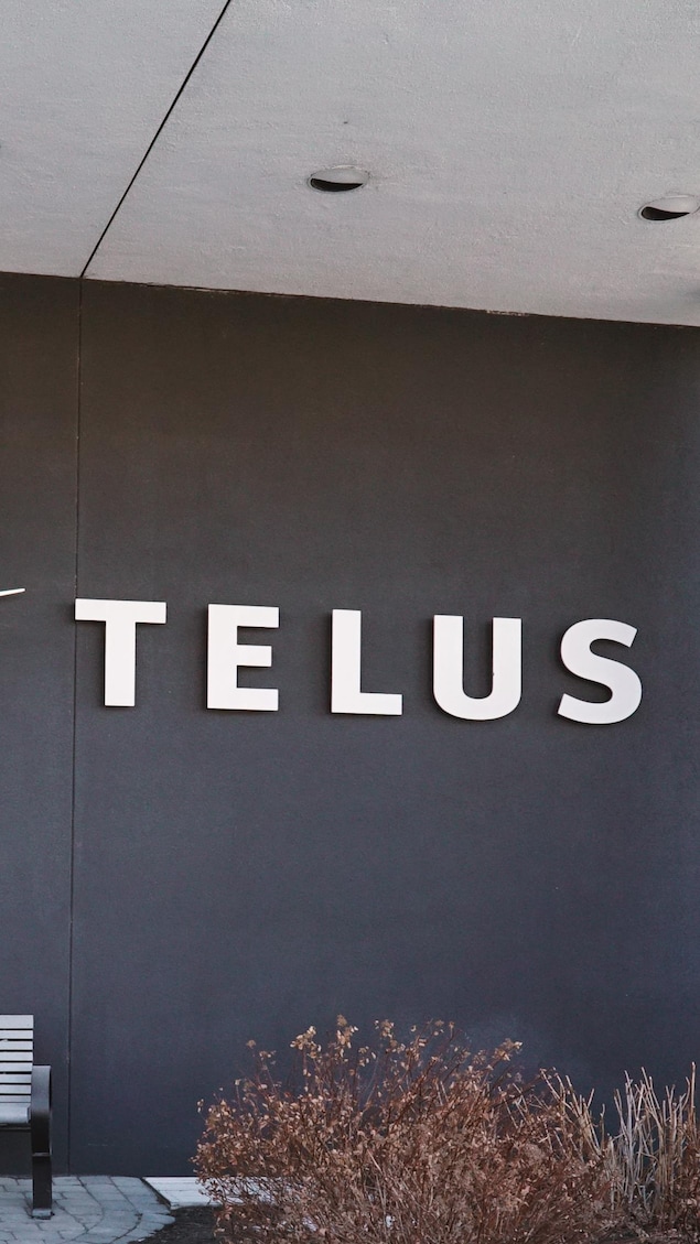 Le logo de la compagnie Telus sur l'un de ses édifices. 