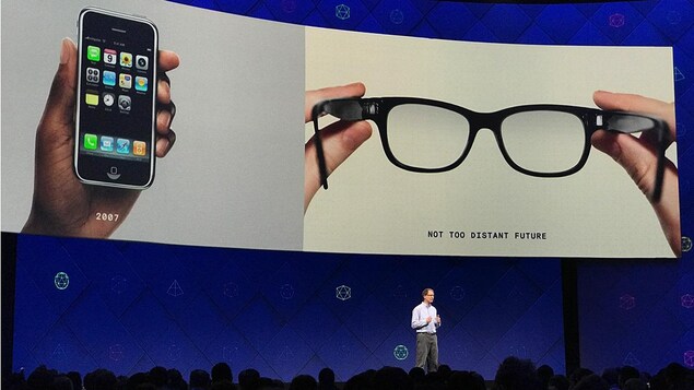 Michael Abrash à la conférence F8 de Facebook. Michael Abrash à la conférence F8 de Facebook.