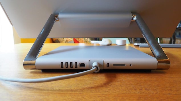 L'ordinateur tout en un Surface Studio de Microsoft. L'ordinateur tout en un Surface Studio de Microsoft.