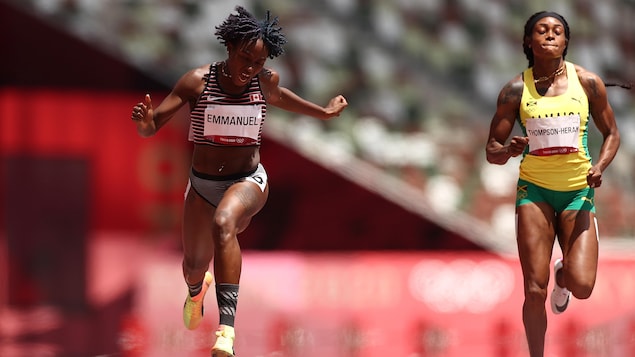 Crystal Emmanuel terminant sa course en criant.