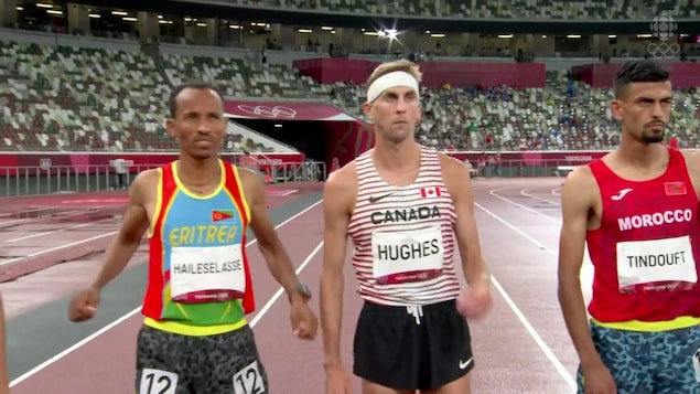 Le Canadien Matthew Hughes est à la ligne de départ et s'apprête à courir le 3 000m steeple.
