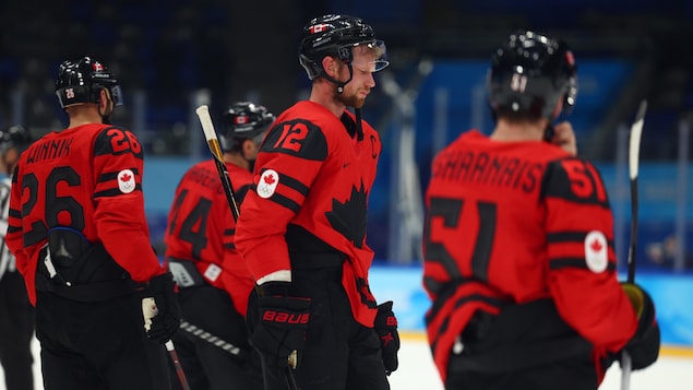 Eric Staal et le Canada terminent leur rencontre contre les États-Unis aux Jeux olympiques de Pékin.