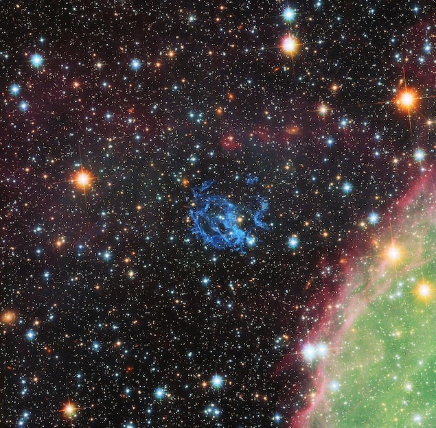 Vue de Hubble de l'environnement d'une étoile à neutrons cachée dans le Petit Nuage de Magellan. Vue de Hubble de l'environnement d'une étoile à neutrons cachée dans le Petit Nuage de Magellan.