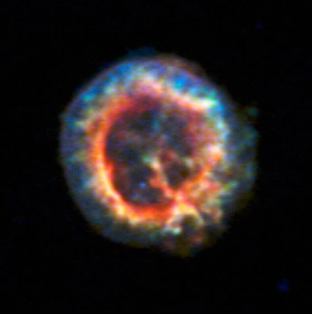 Vue dans les rayons X de l'environnement d'une étoile à neutrons cachée dans le Petit Nuage de Magellan. Vue dans les rayons X de l'environnement d'une étoile à neutrons cachée dans le Petit Nuage de Magellan.