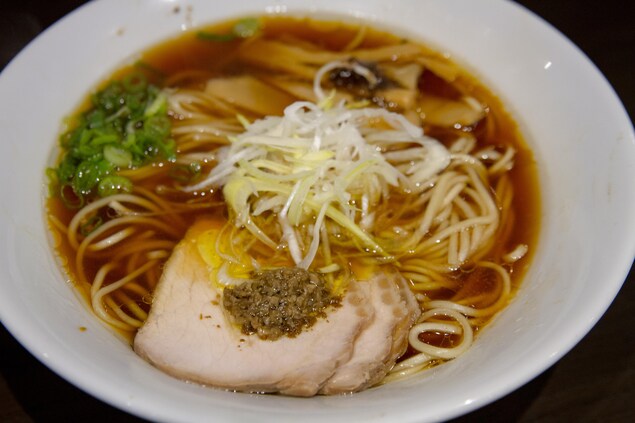 Un bol de soupe. meilleur ramen à Toronto Un bol de soupe. meilleur ramen à Toronto